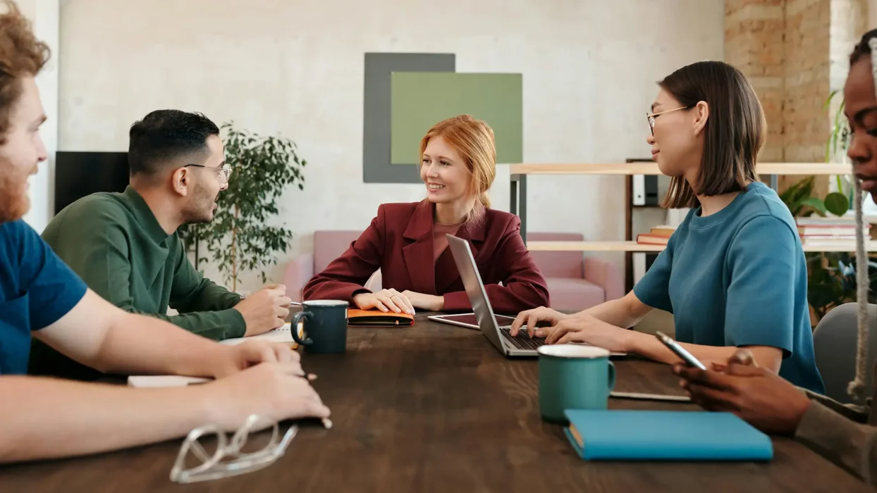 People training around a table